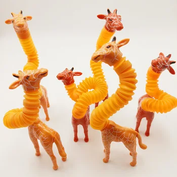 2 ks Zdvíhateľnej Žirafa Pop Rúry Cartoon Zvieratá Strečing Jar Trubice Hračka Zmierniť Stres Hračky pre Dospelých Deti Squeeze Fidget Hračka