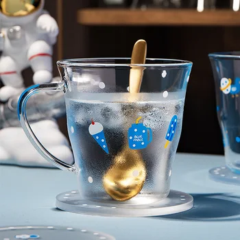 Cartoon Astronaut Sklo Čerstvé Transparentné Jednoduchý Štýl Fľaša na Vodu s Rukoväť Vysokej Teplote Odolné Ručné Šálku Kávy