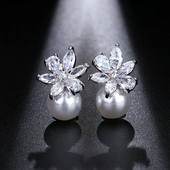 Nový Luxusný Roztomilý Nádherné Kvetinové Retro Halo Pearl Náušnice Pre Ženy Valentína Darček Šperky Veľkoobchod